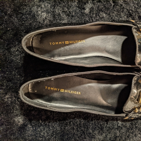 Tommy Hilfiger Black Loafers with Gold Accent - Picture 3 of 4